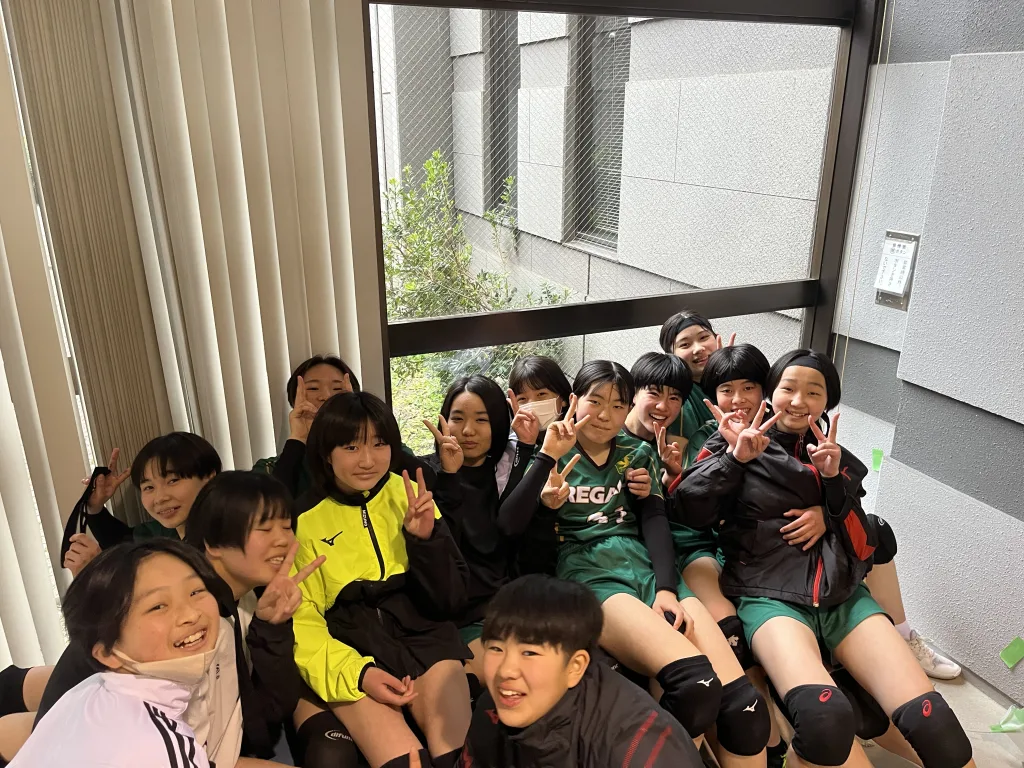 細田学園杯に参加する松戸レガロバレーボールスクールチームクラスのメンバー