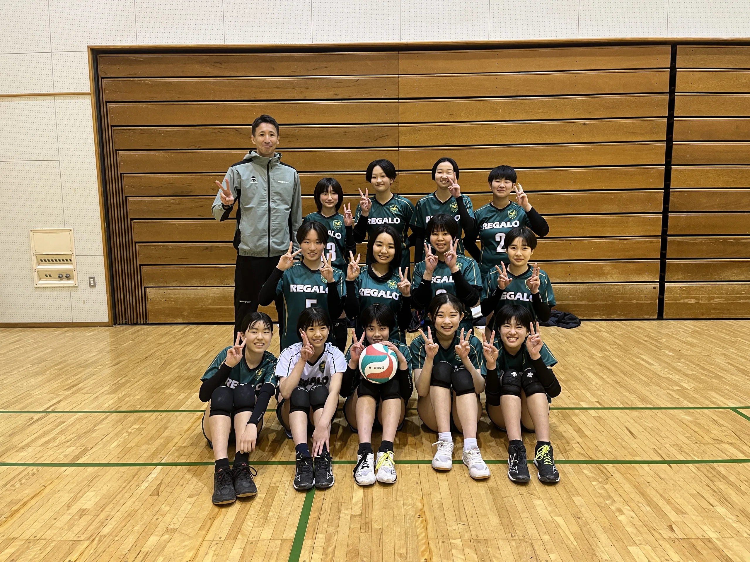 細田学園杯に参加する松戸レガロバレーボールスクールチームクラスのメンバー