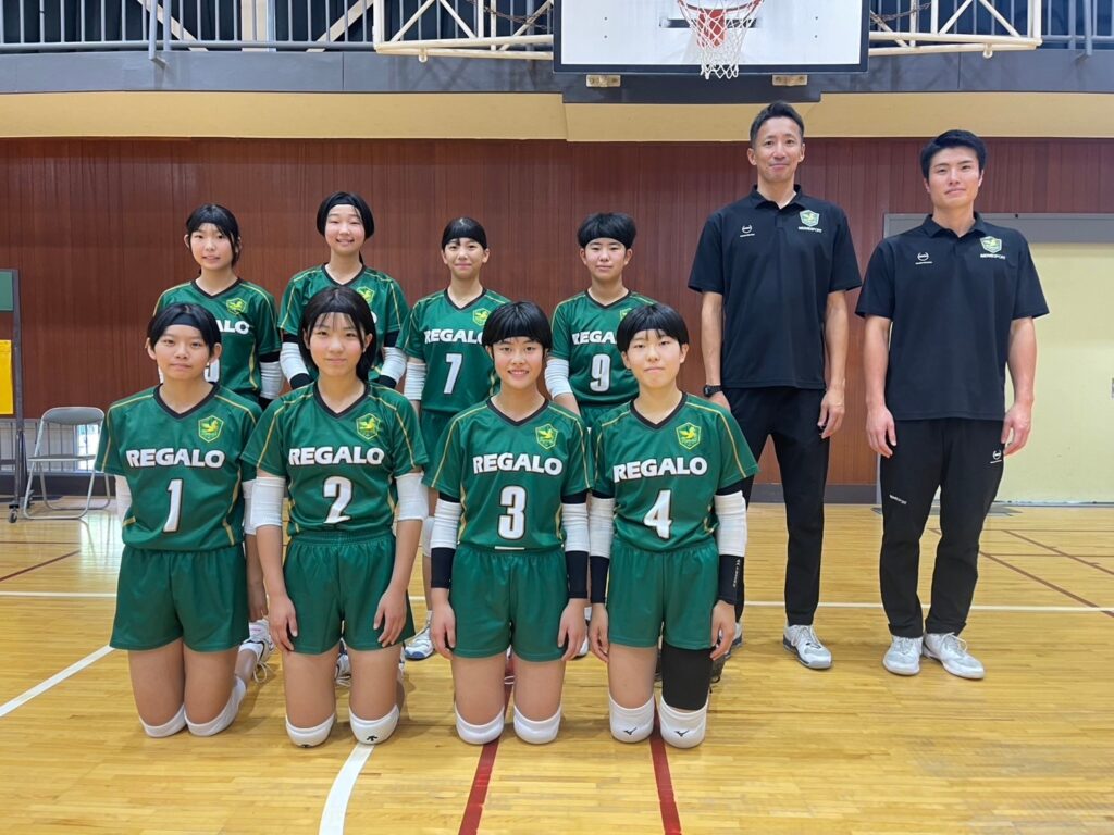 バレーボール新人戦松戸市予選に参加する松戸レガロU-15のメンバー