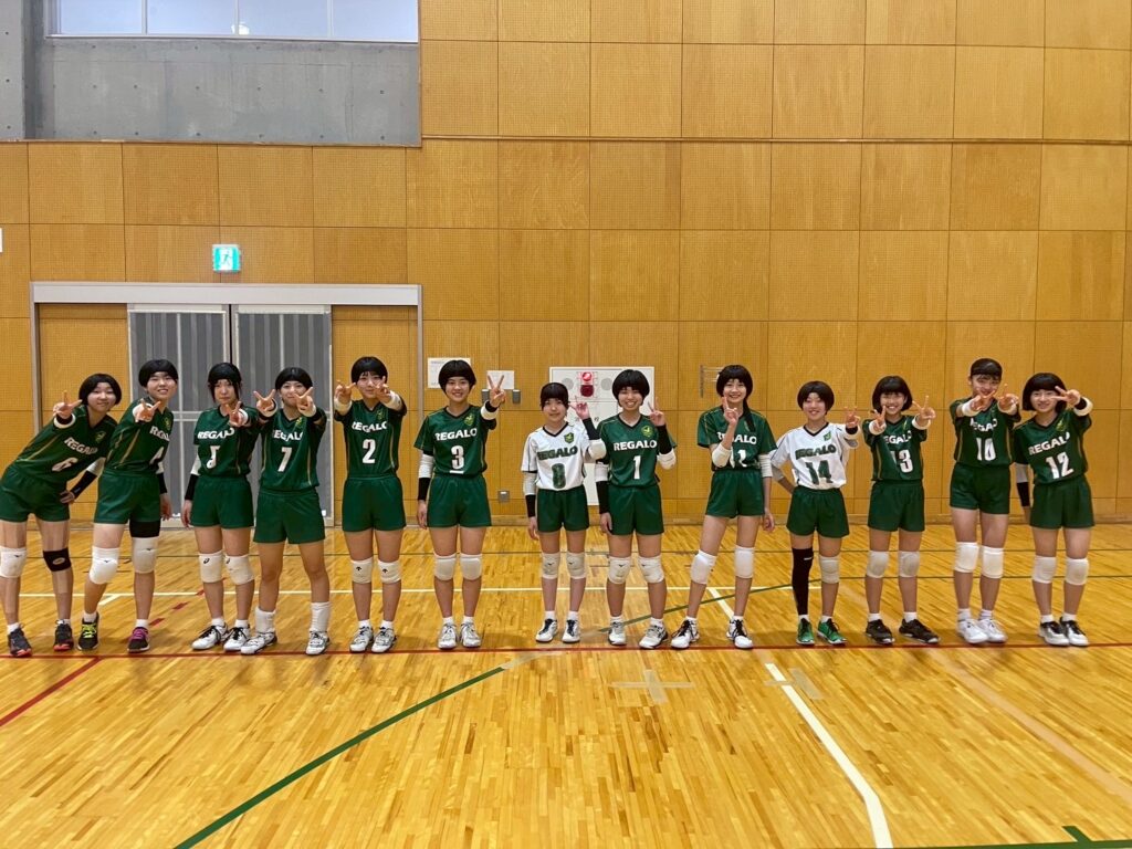 千葉県中学生バレーボール選手権大会での松戸レガロU-15の子どもたち