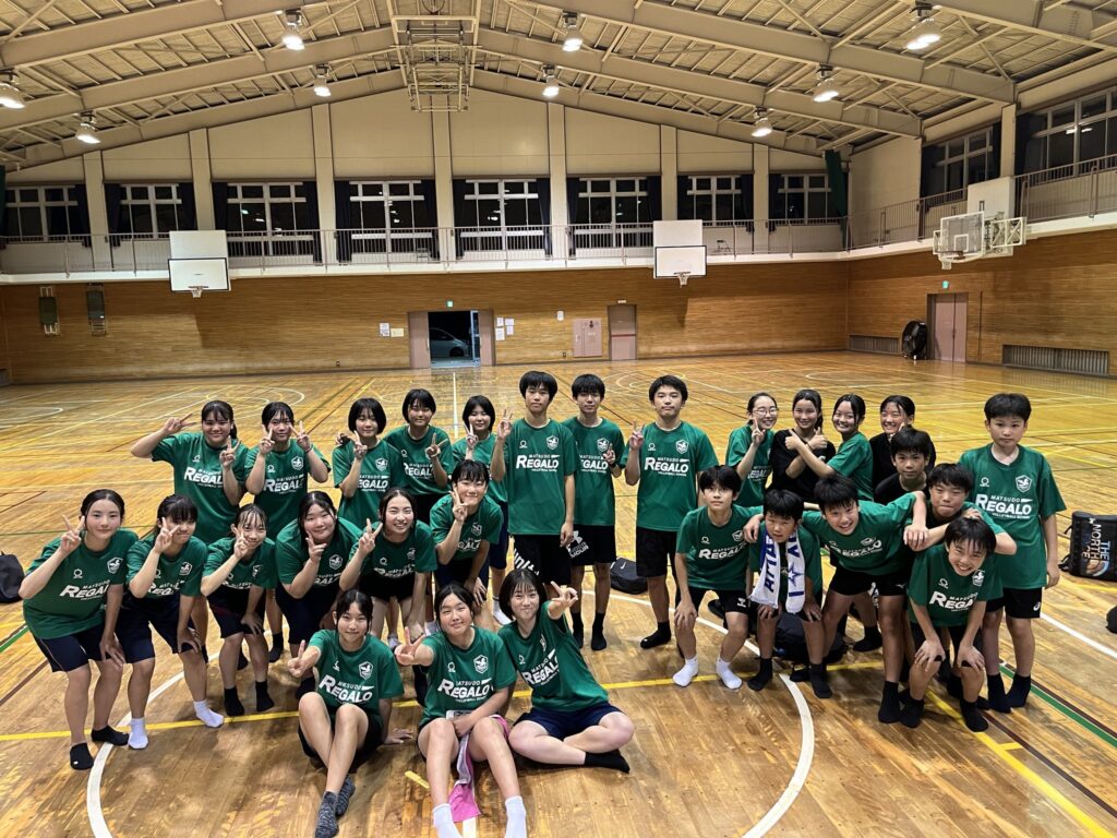松戸レガロバレーボールスクールのスクール生たち
