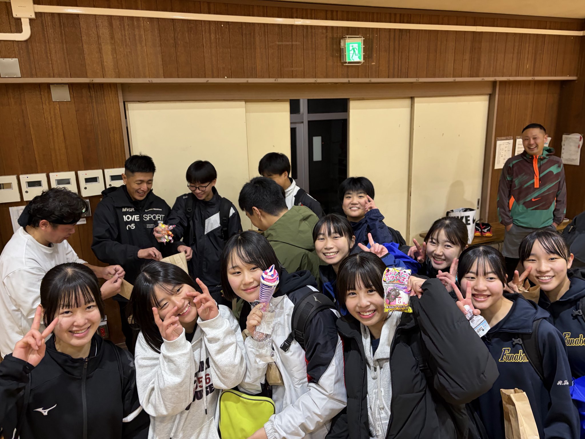 松戸レガロバレーボールスクールのスクール生たち